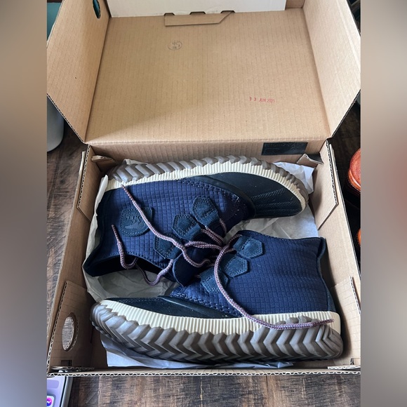 Sorel boots - Picture 2 of 7